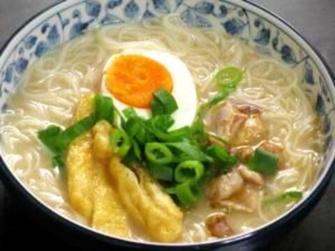 意外な組み合わせ！とんこつにゅうめん